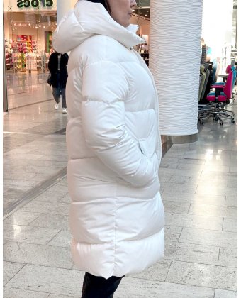 Женский пуховик цвета айвори с капюшоном BLANCHETT GOOSE BG 822/500